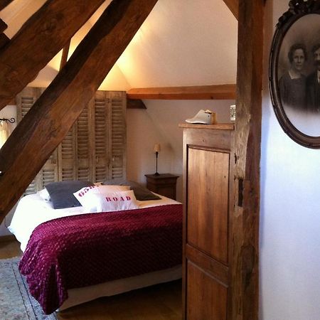 Chambres D'Hotes La Levriere Saint-Denis-le-Ferment Rom bilde