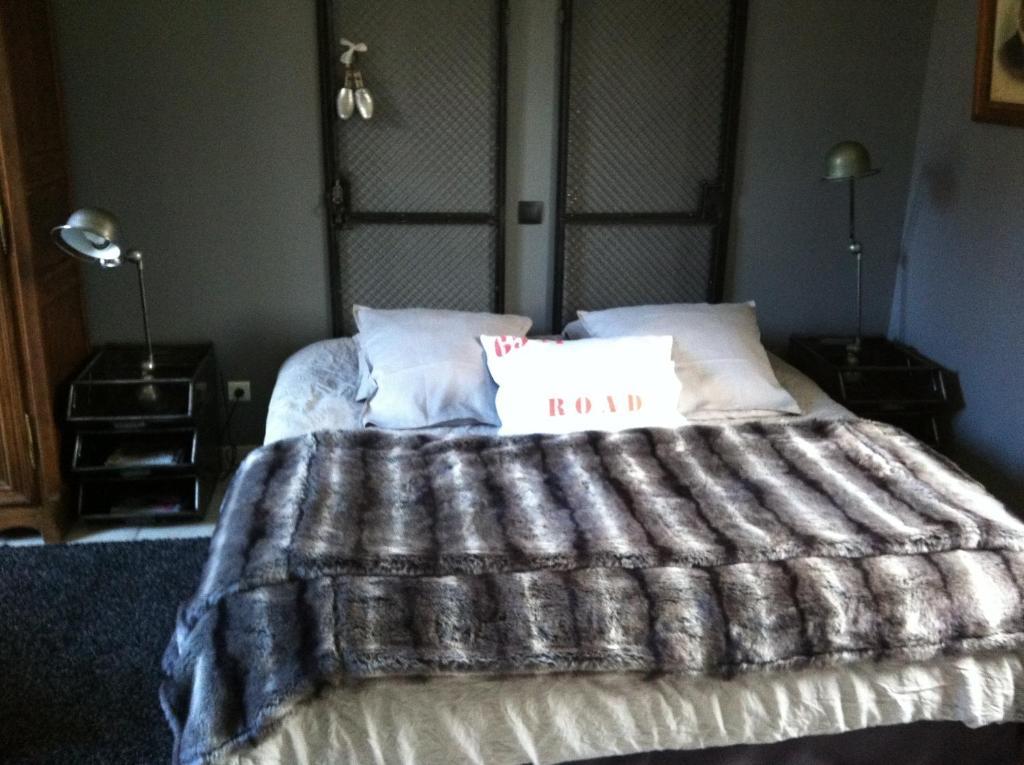 Chambres D'Hotes La Levriere Saint-Denis-le-Ferment Rom bilde